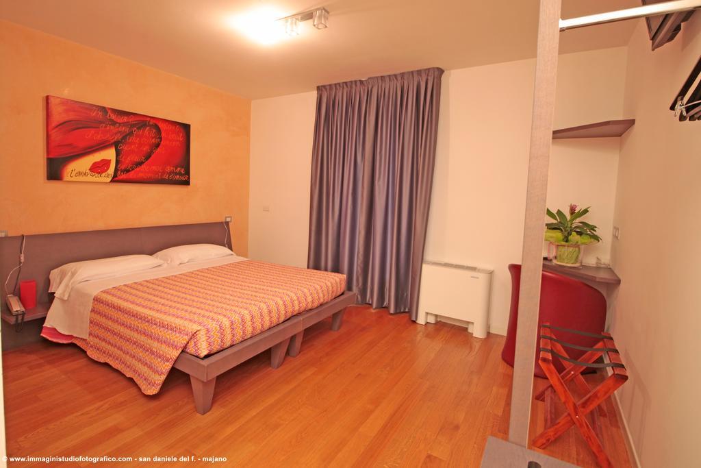 Albergo Ai Sapori San Daniele del Friuli Luaran gambar